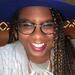 Meet your Posher, Latitia